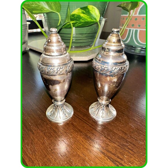 Vintage 50's Silver Plate Salt & Pepper Shakers by Luraline 651 Pre-Owned - Picture 2 of 3